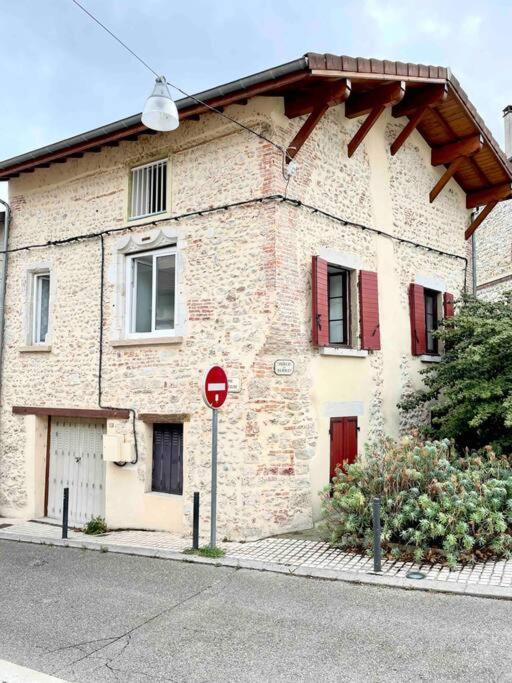 Appartement Le St Apollinaire N°2-Ma Cabotte à Meximieux Extérieur photo